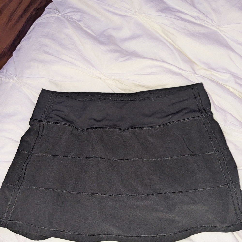 LULU BLACK PACE RIVAL SIZE 4